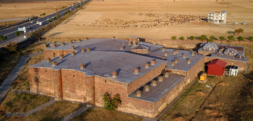 El Aman Caravanserai