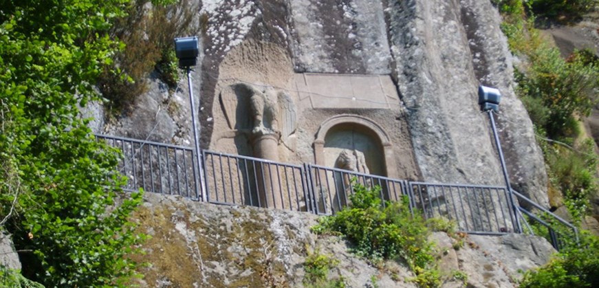 Kuşkayası Road Monument
