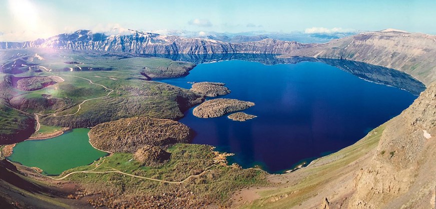 Mount Nemrut & Crater Lake